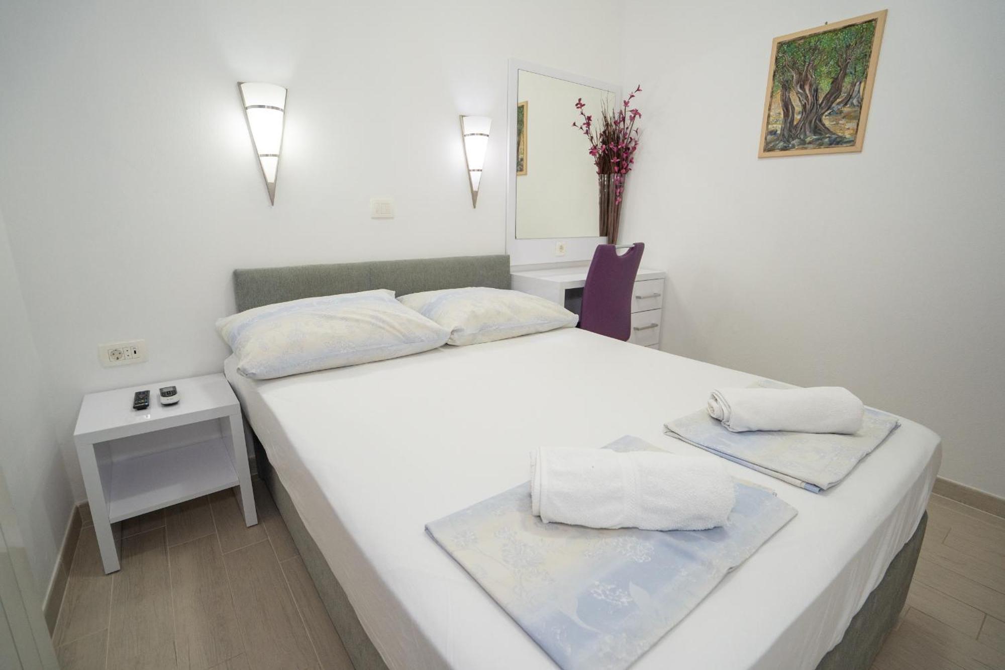Garden Resort - Apartments Maslina Potocnica Room photo